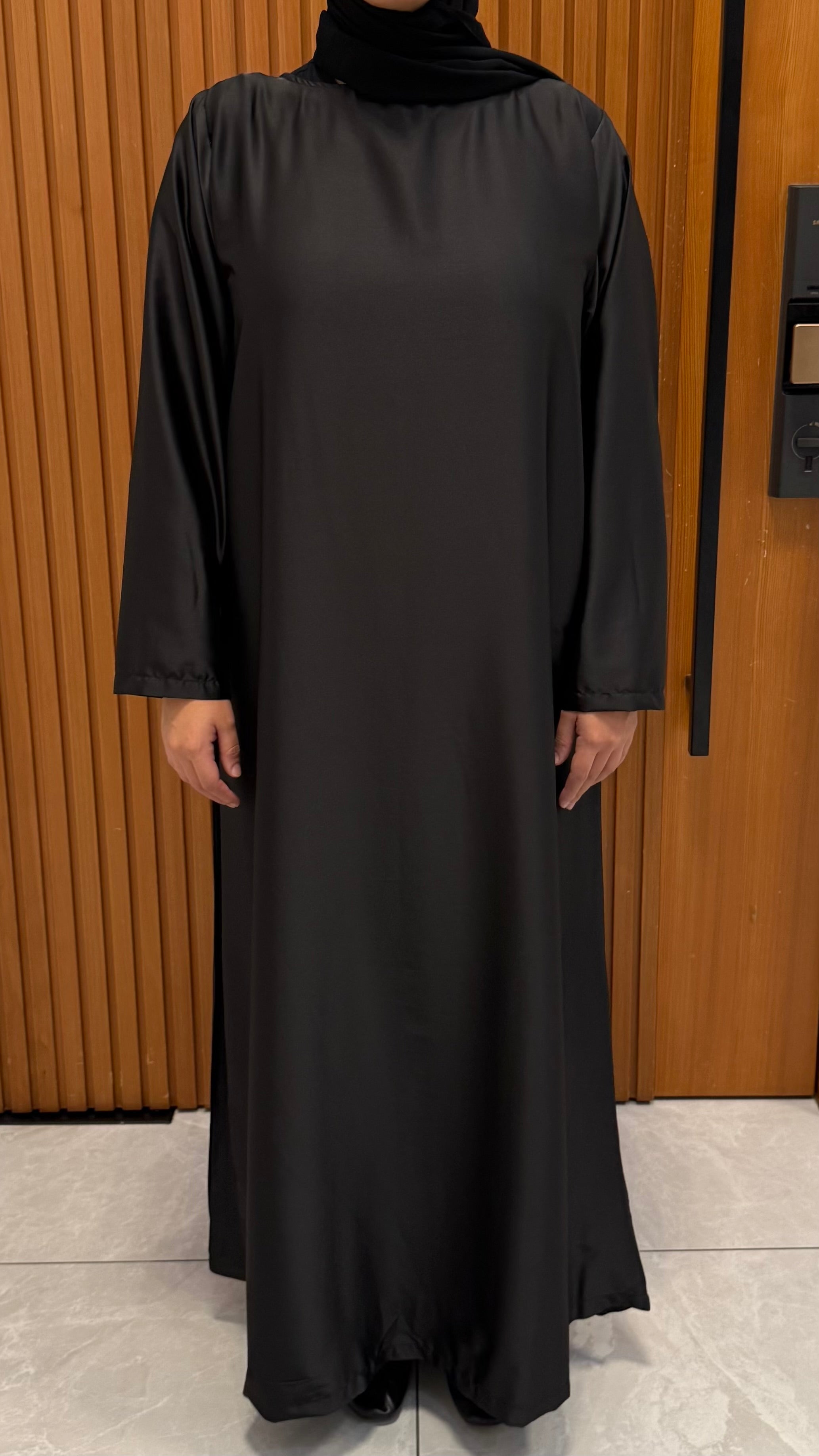 Waqār Jacquard Silk Abaya